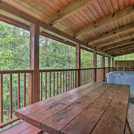 Cabin With Deck And Fireplace Less Than 3 Mi To Dollywood! ピジョンフォージ エクステリア 写真