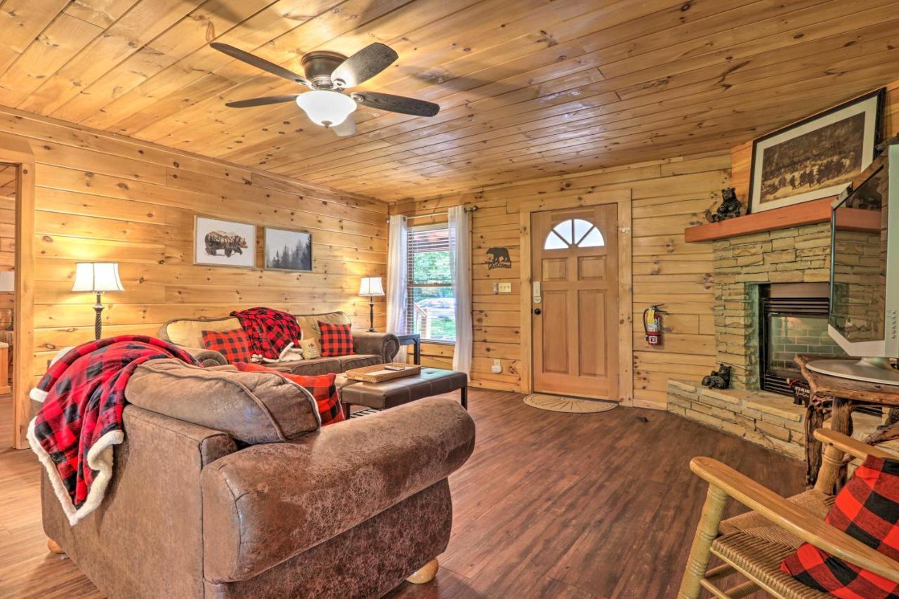 Cabin With Deck And Fireplace Less Than 3 Mi To Dollywood! ピジョンフォージ エクステリア 写真