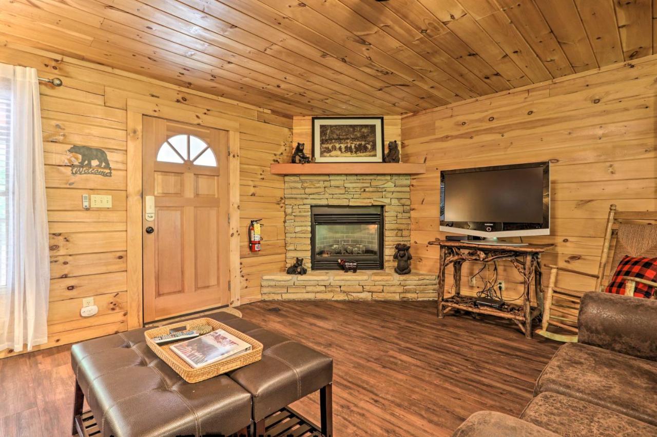 Cabin With Deck And Fireplace Less Than 3 Mi To Dollywood! ピジョンフォージ エクステリア 写真