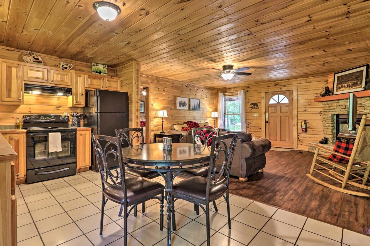 Cabin With Deck And Fireplace Less Than 3 Mi To Dollywood! ピジョンフォージ エクステリア 写真