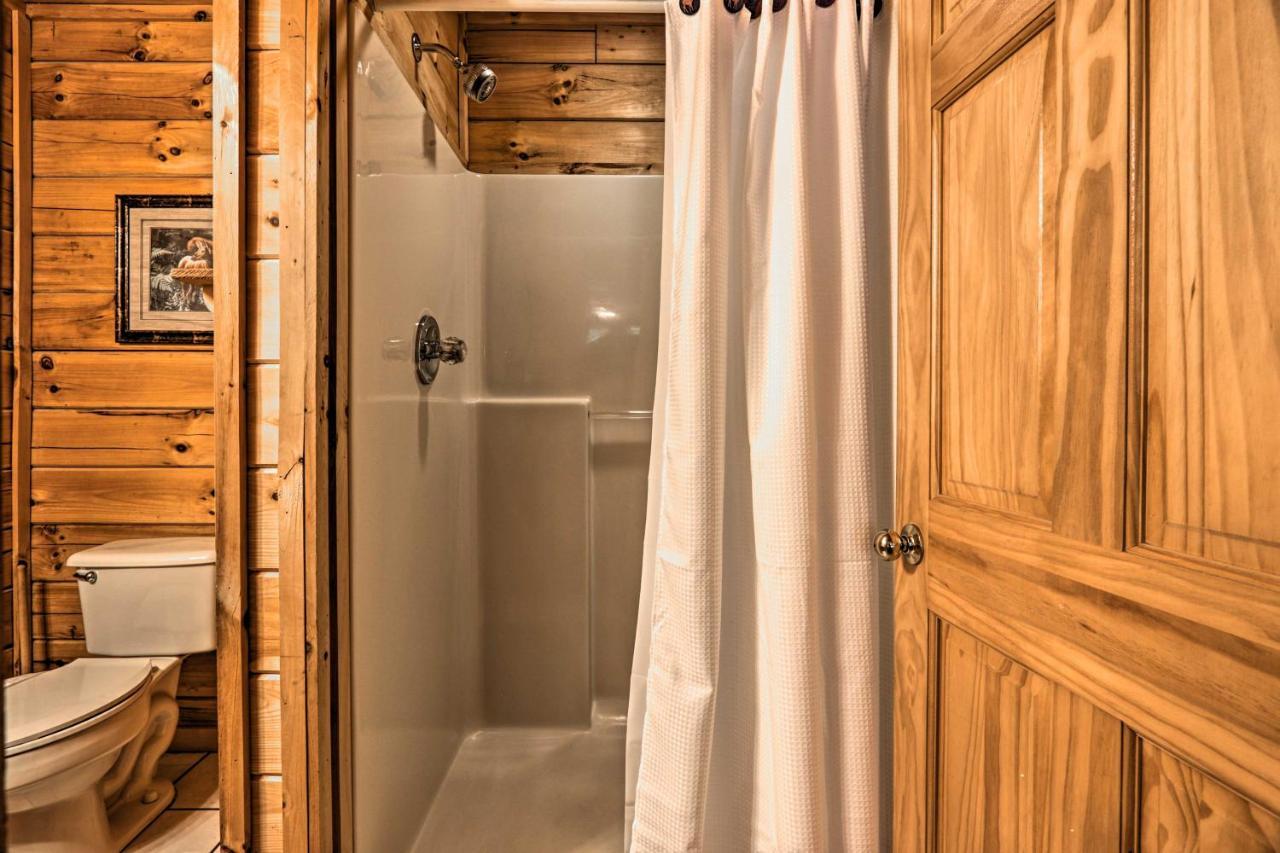 Cabin With Deck And Fireplace Less Than 3 Mi To Dollywood! ピジョンフォージ エクステリア 写真