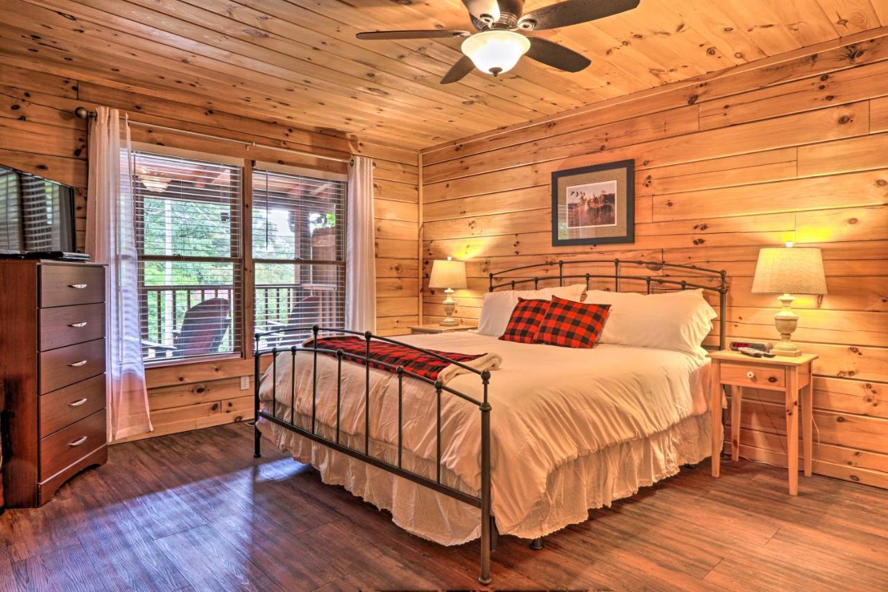 Cabin With Deck And Fireplace Less Than 3 Mi To Dollywood! ピジョンフォージ エクステリア 写真