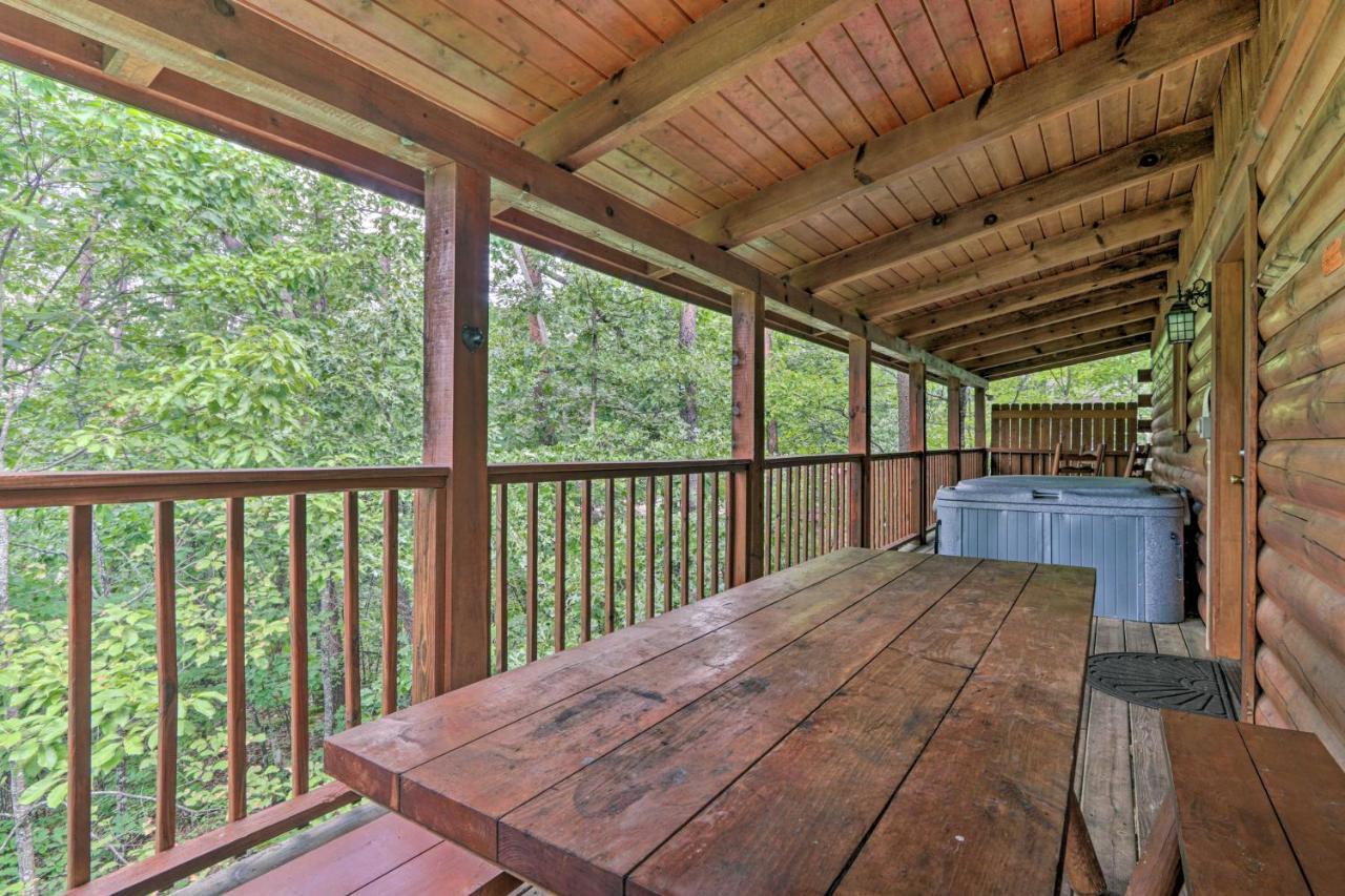 Cabin With Deck And Fireplace Less Than 3 Mi To Dollywood! ピジョンフォージ エクステリア 写真