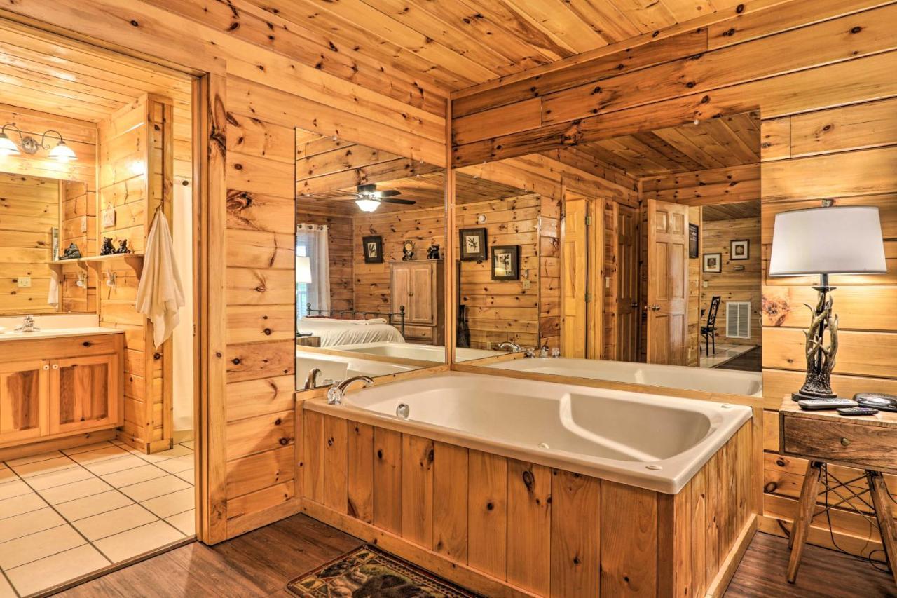 Cabin With Deck And Fireplace Less Than 3 Mi To Dollywood! ピジョンフォージ エクステリア 写真