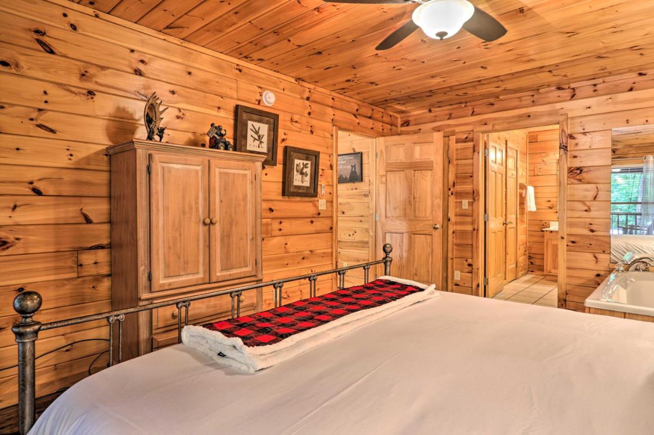 Cabin With Deck And Fireplace Less Than 3 Mi To Dollywood! ピジョンフォージ エクステリア 写真