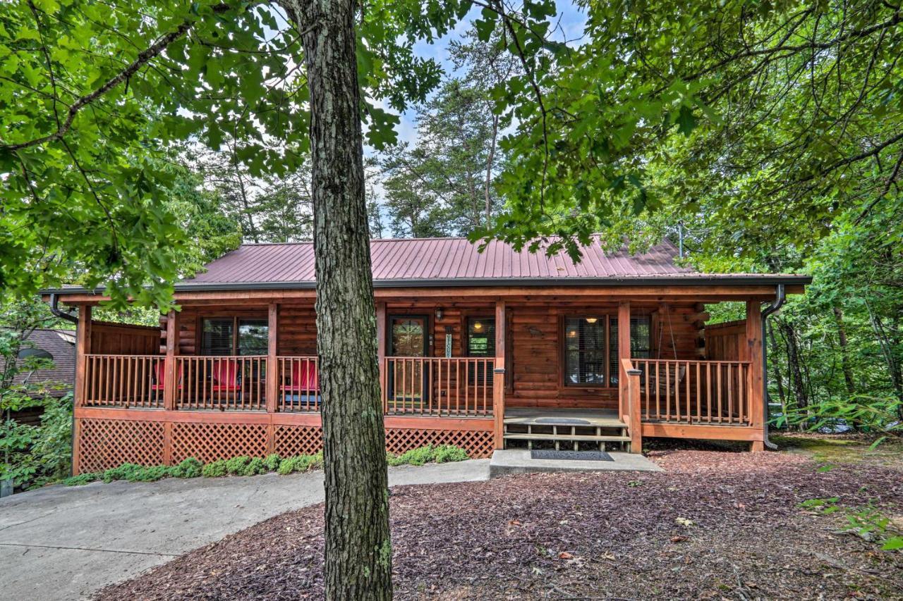 Cabin With Deck And Fireplace Less Than 3 Mi To Dollywood! ピジョンフォージ エクステリア 写真